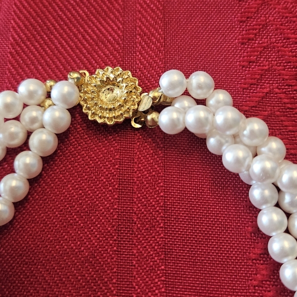 Triple Strand Pearl Necklace with Central Ornament - Picture 3 of 4